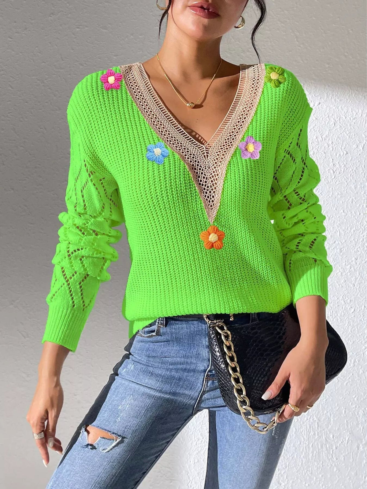 Floral Applique V-Neck Openwork Sweater - Artículos HE