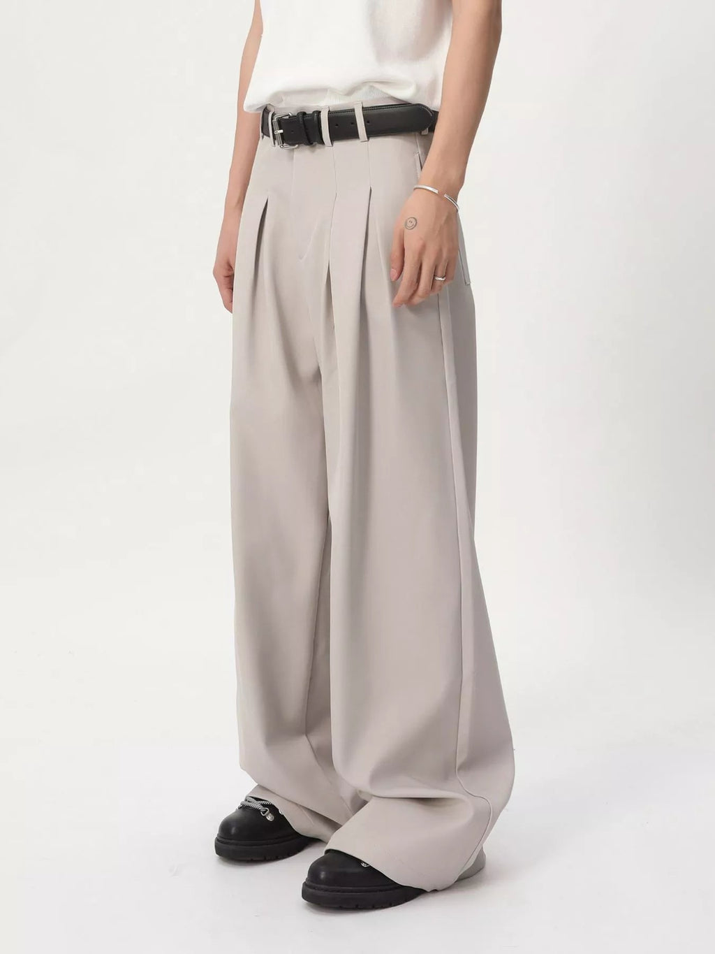 Pantalón de pernera ancha con pinzas y cintura alta para hombre - Artículos HE