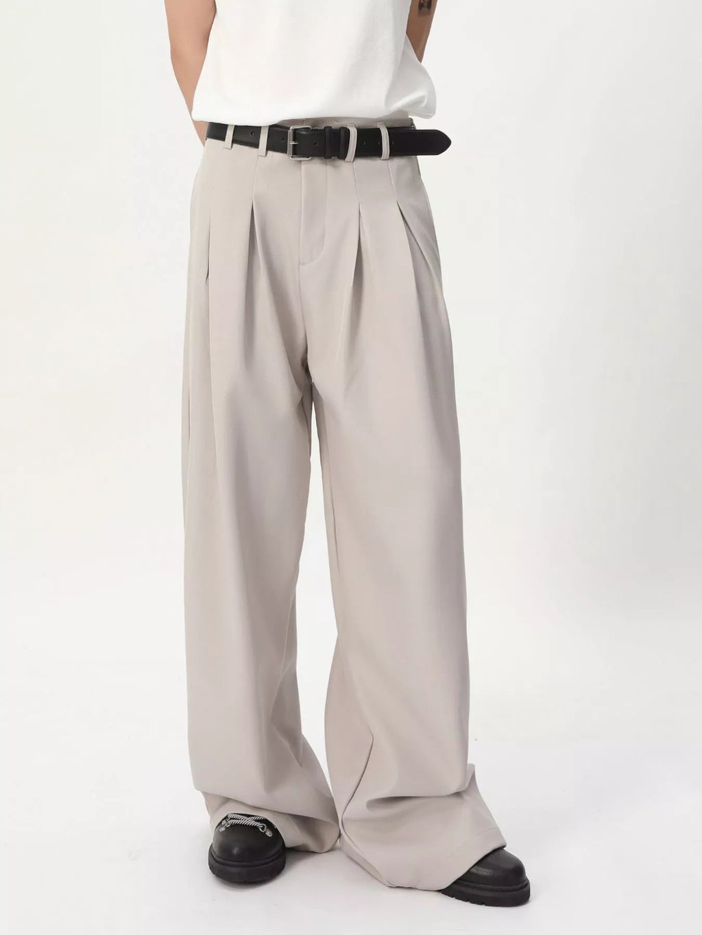 Pantalón de pernera ancha con pinzas y cintura alta para hombre - Artículos HE