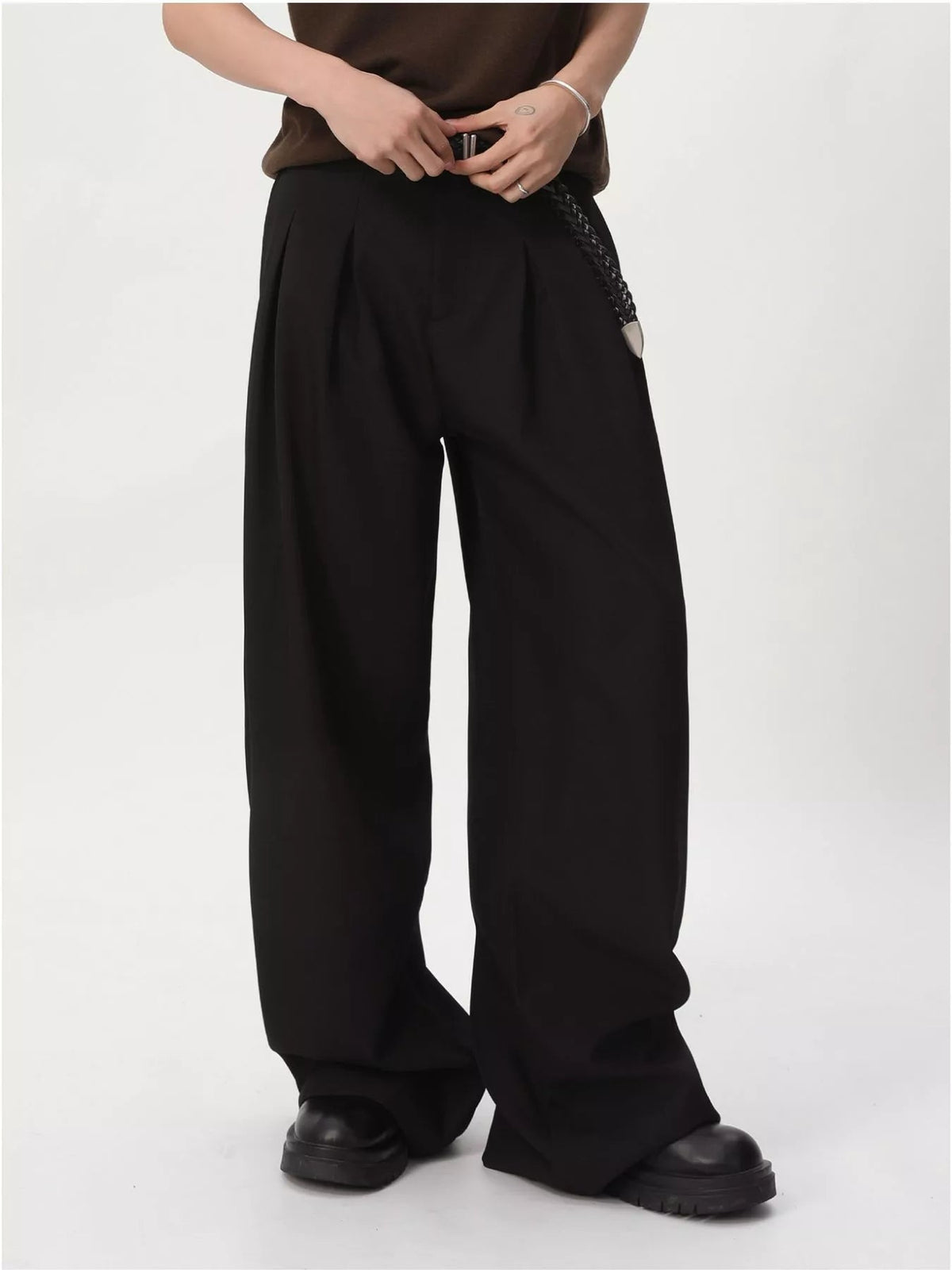 Pantalón de pernera ancha con pinzas y cintura alta para hombre - Artículos HE