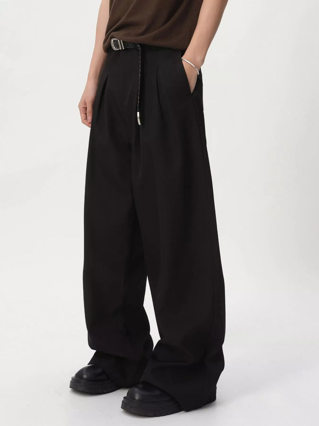 Pantalón de pernera ancha con pinzas y cintura alta para hombre - Artículos HE