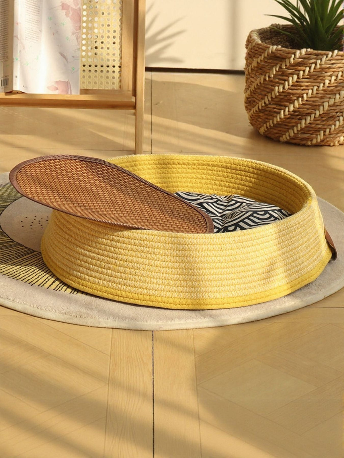 Woven Rattan Pet Nest - Artículos HE